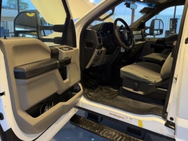 2019-ford-f550-image-29