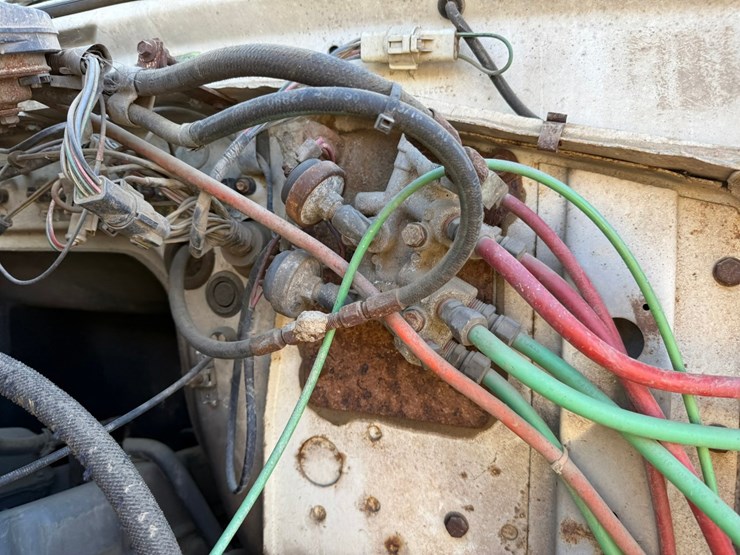 1991-ford-l8000-image-15
