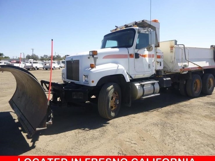 2008-international-df557-t/a-dump-truck-image-1