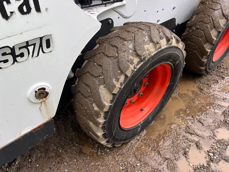 2018-bobcat-s570-image-17