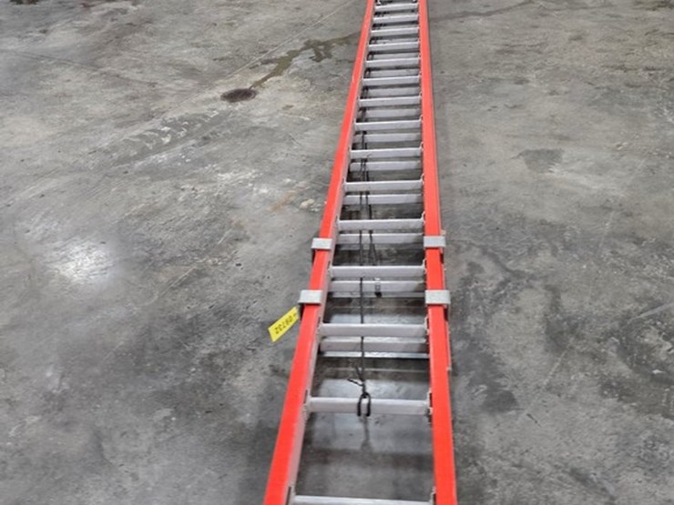 #9732-•-loisville-40'-extension-ladder-image-4