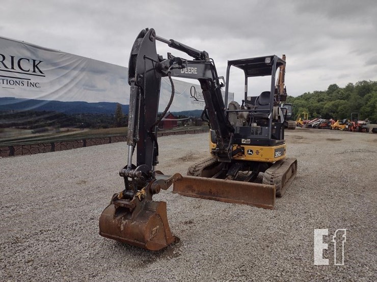 2016-deere-35g-image-38