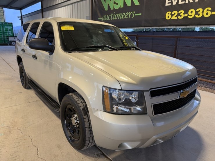 2014-chevrolet-tahoe-image-2