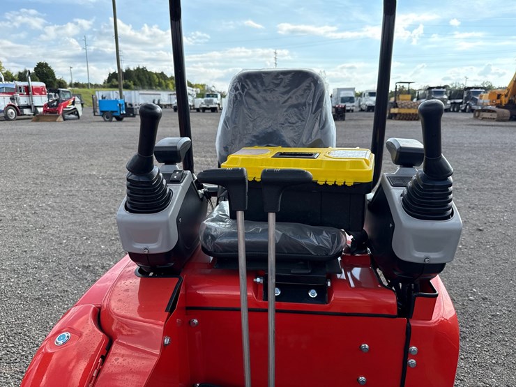 #1070-•-2026-tpm-18hh-mini-excavator-image-10
