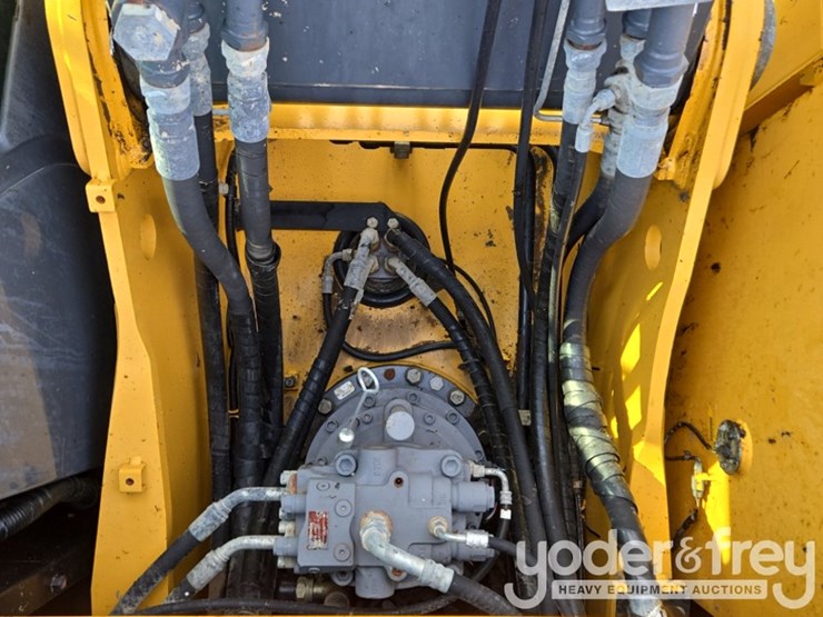 2019-deere-210g-lc-image-51