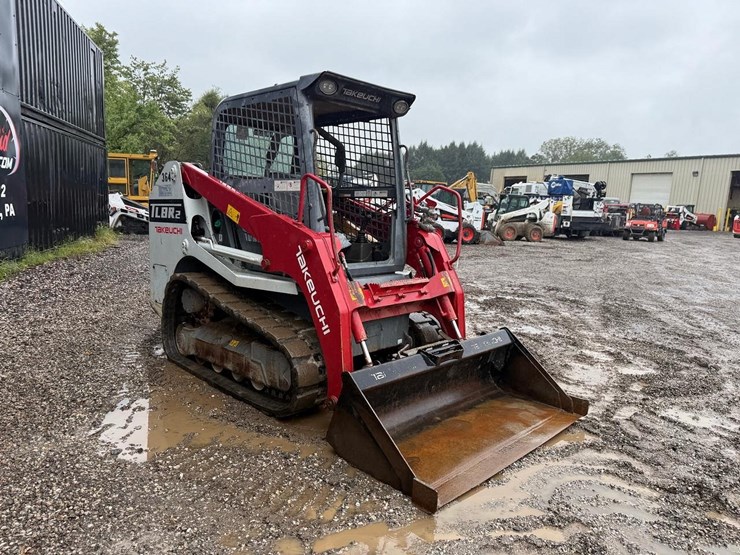 2023-takeuchi-tl8-image-6
