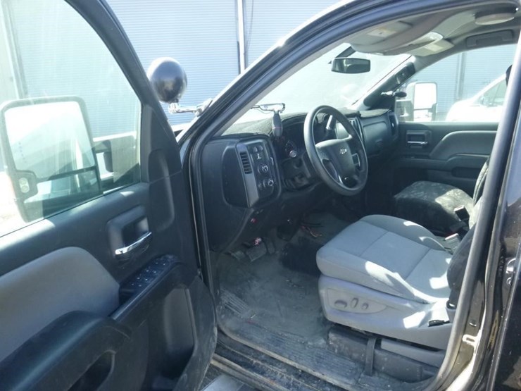 2018-chevrolet-1500-image-5