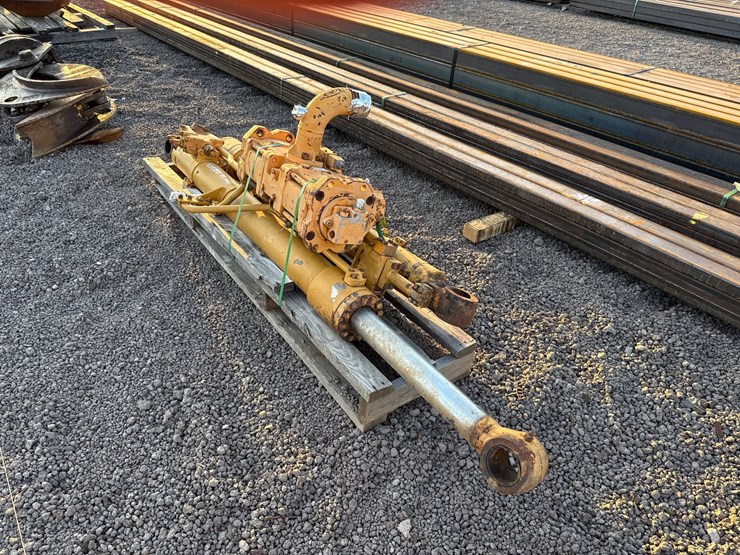 komatsu-pc200-image-3