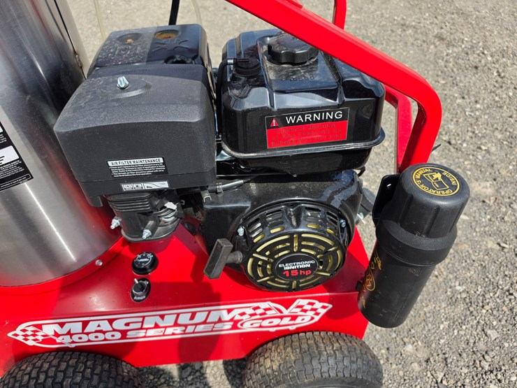 #2003-•-magnum-4000-series-hot-water-pressure-washer-w/-gas-engine,-no-batter-image-4
