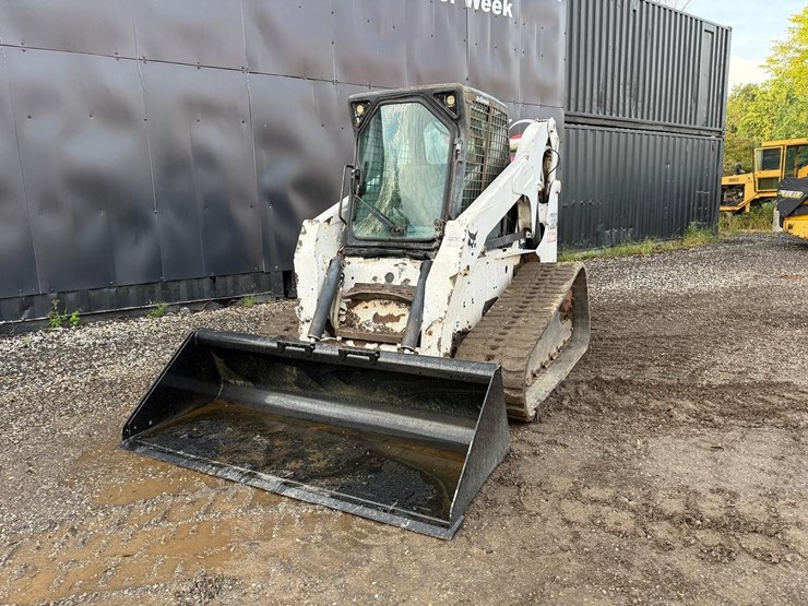 2006-bobcat-t300-image-8