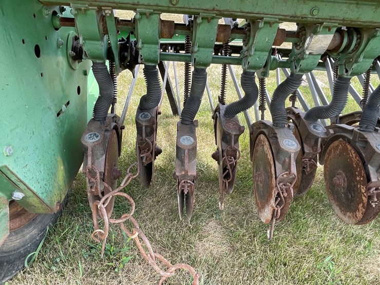 john-deere-12-image-11