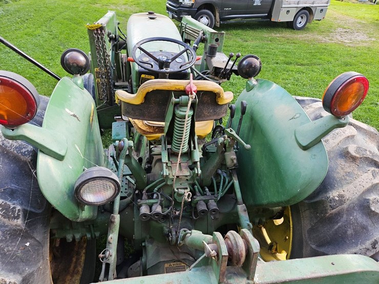john-deere-2440-image-16