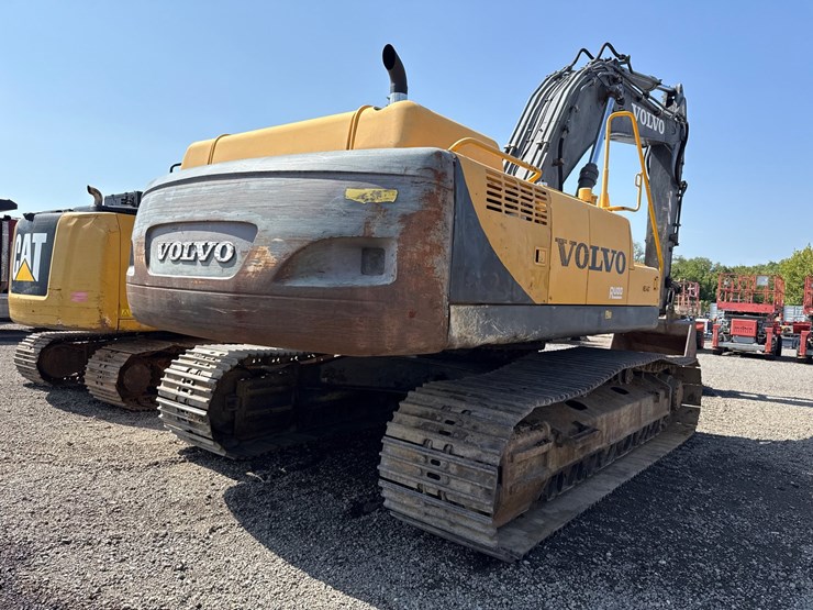 volvo-ec330-image-10