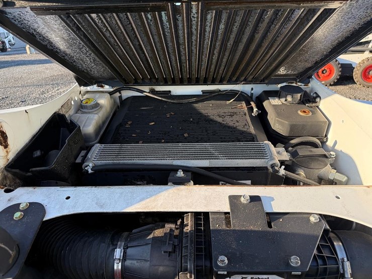 2018-bobcat-s550-image-15