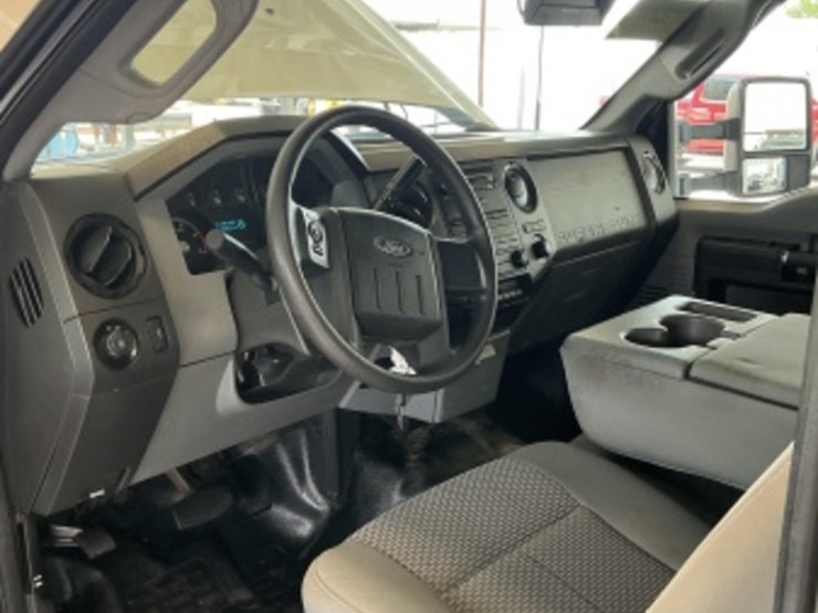 2012-ford-f550-image-22