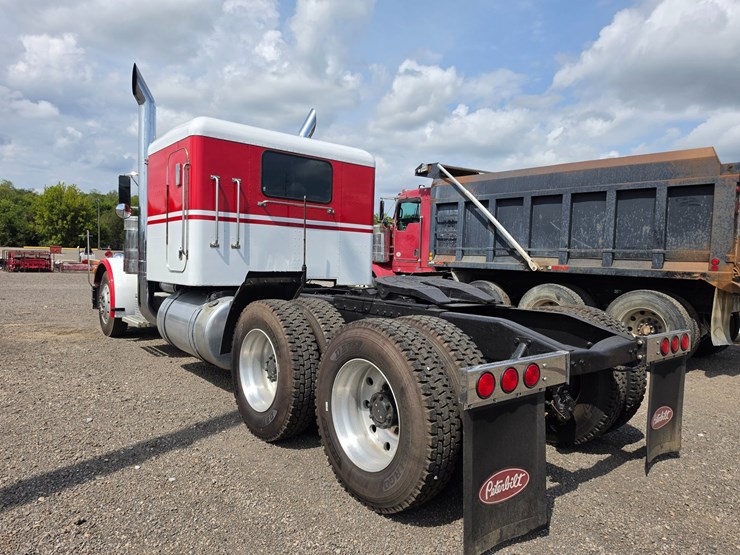 1984-peterbilt-359-image-8