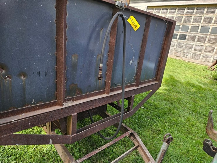 #8705-•-tandem-axle-dump-wagon-image-11