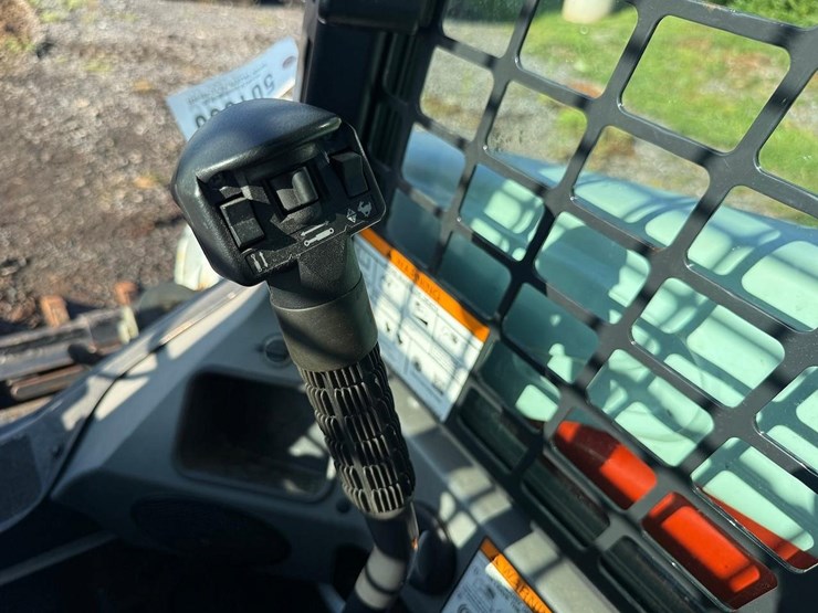 2018-bobcat-s550-image-18