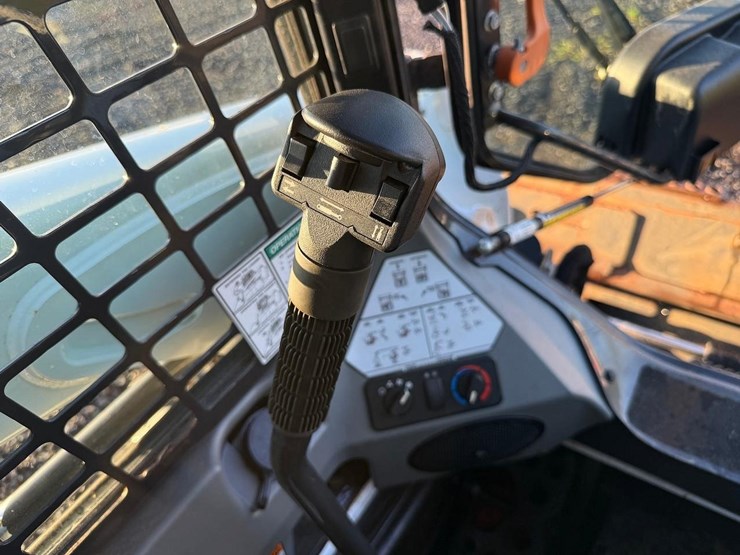 2018-bobcat-s550-image-20