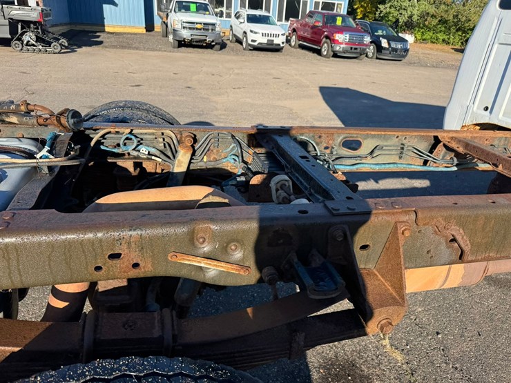 2013-ford-f550-image-24