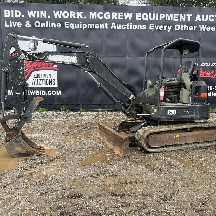 2017 BOBCAT E50