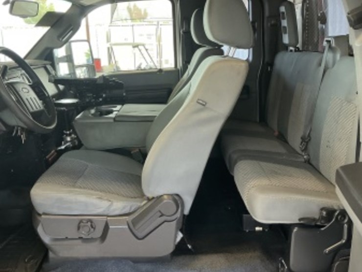 2015-ford-f550-image-24