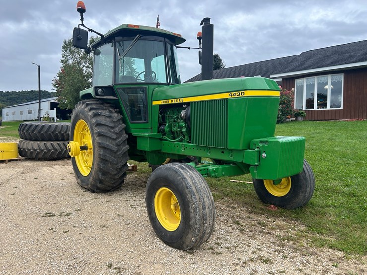john-deere-4430-image-3