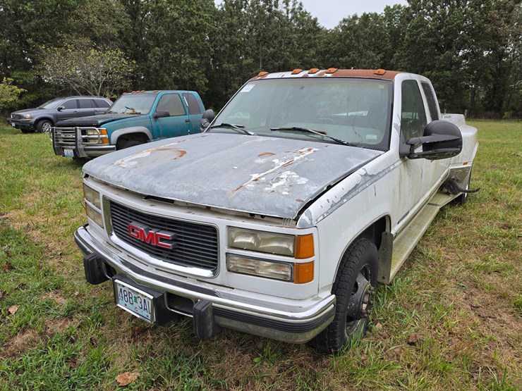 #25253-•-1995-gmc-sierra-pickup-truck-image-2
