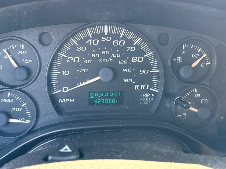 2003-chevrolet-3500-image-21