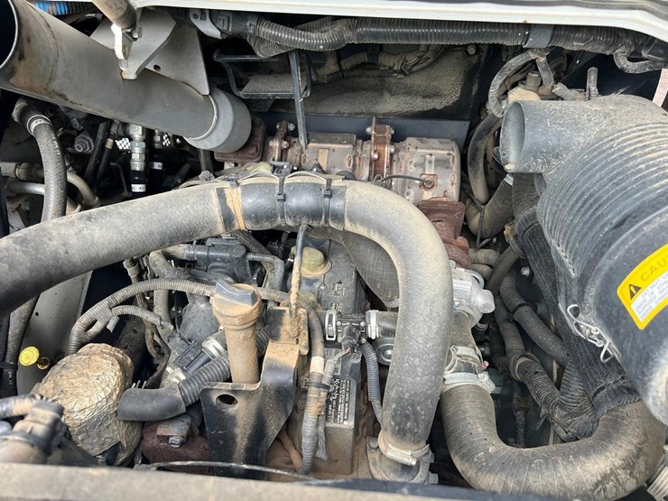 2020-takeuchi-tl8-image-6