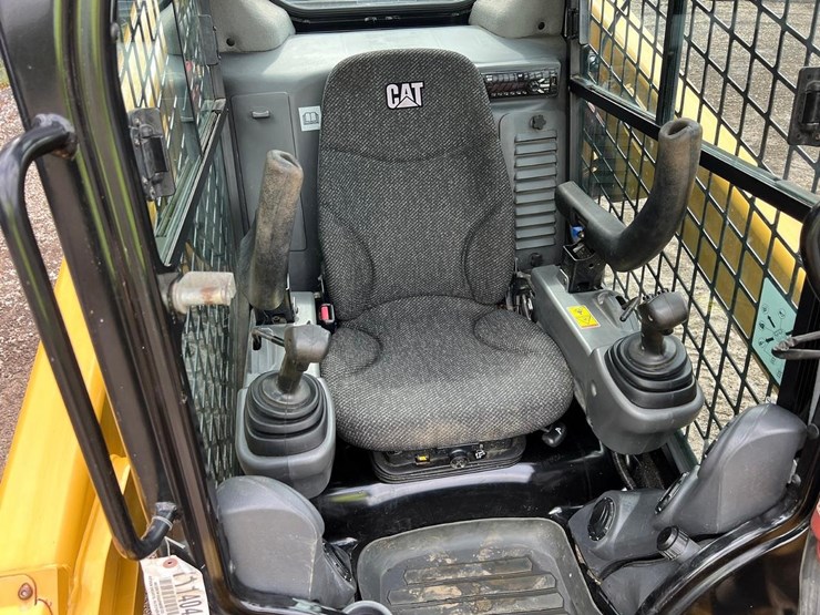 2015-caterpillar-262d-image-20