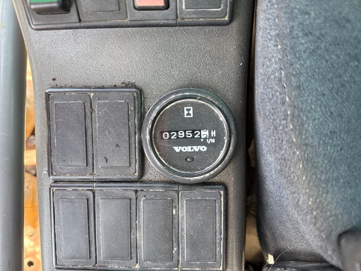 volvo-ec330-image-16
