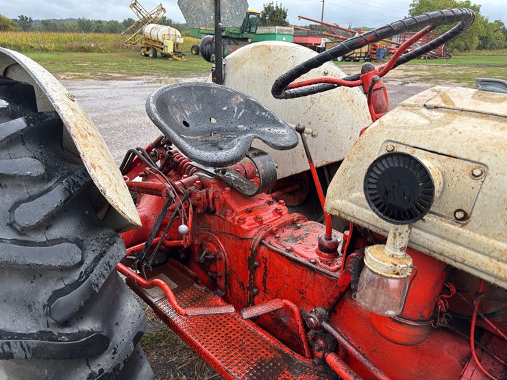 ford-8n-image-16