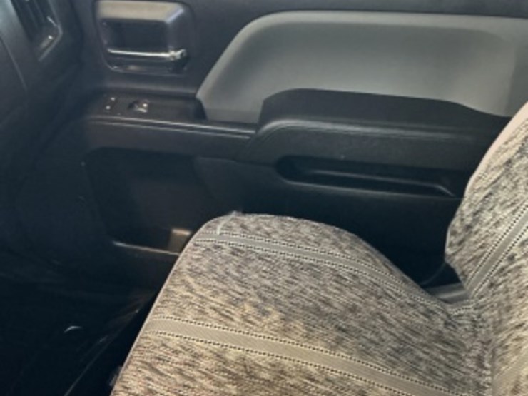 2017-chevrolet-silverado-1500-image-19