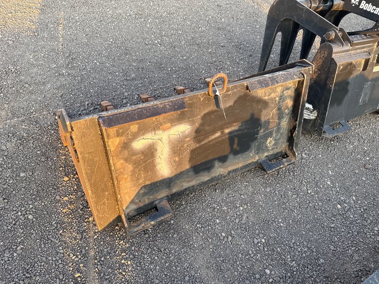 #2015-•-blue-diamond-44"-mini-skid-steer-tooth-bucket-image-3