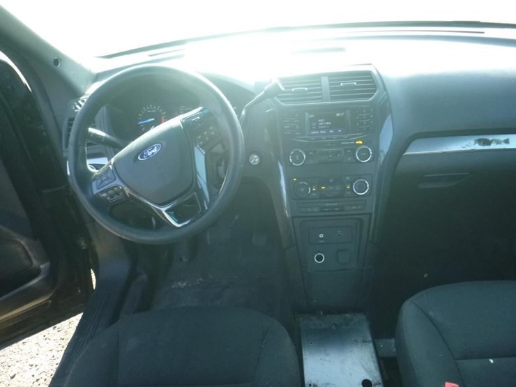 2019-ford-explorer-image-9