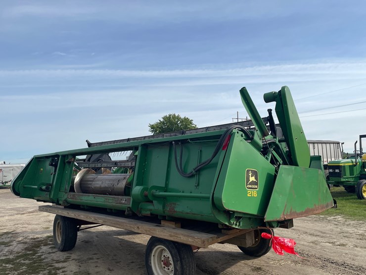 john-deere-216-image-3