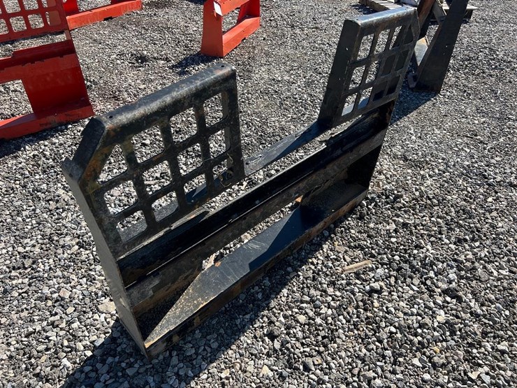 walk-through-skid-steer-backing-plate-image-1