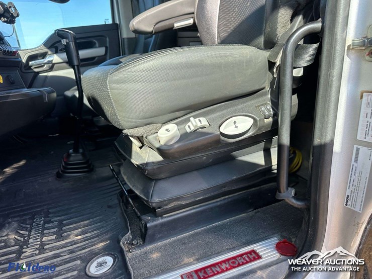 kenworth-t880-image-37