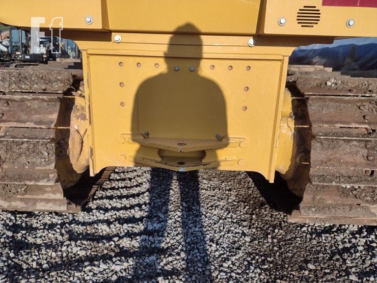 2023-deere-550k-lgp-image-34