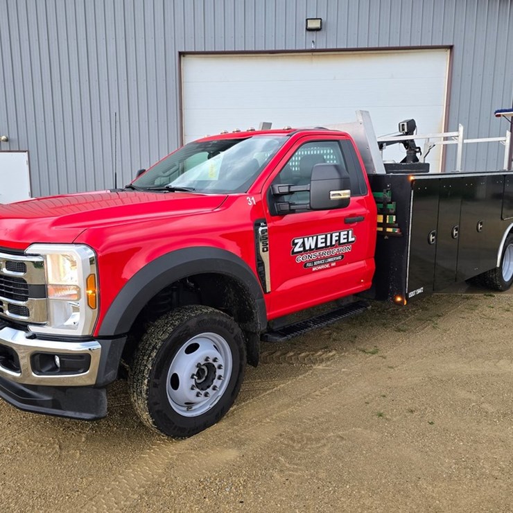 2025 FORD F550 XL