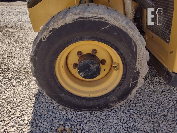 2011-caterpillar-th255-image-27