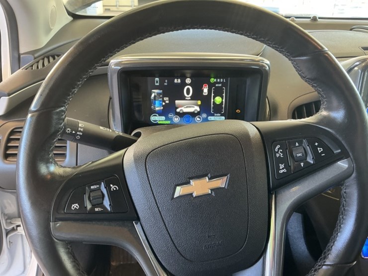 2015-chevrolet-volt-sdn-image-16