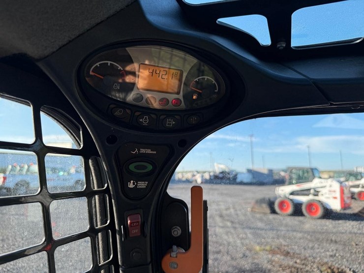 2017-bobcat-s550-image-22