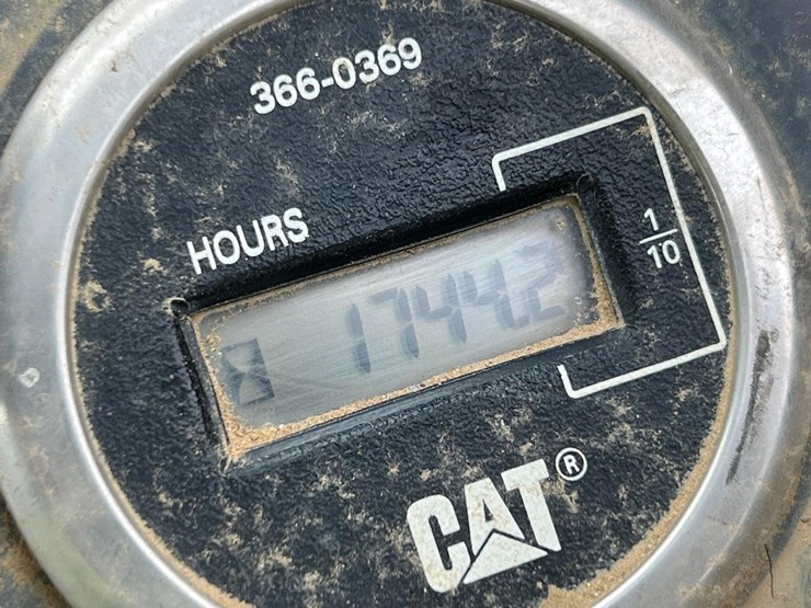 caterpillar-953-image-22