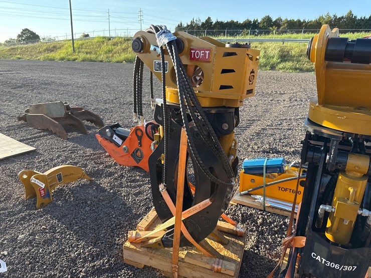 caterpillar-306-image-3