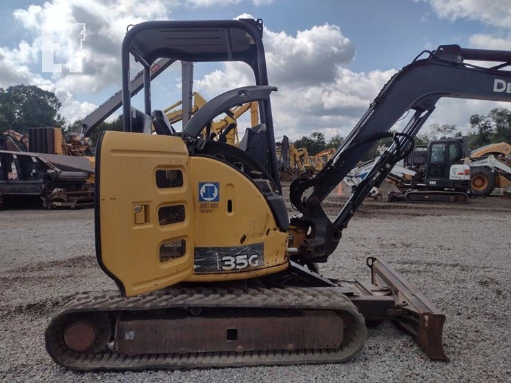 2015-deere-35g-image-26