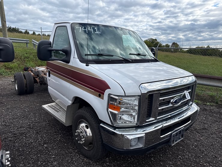 2008-ford-e450-image-3