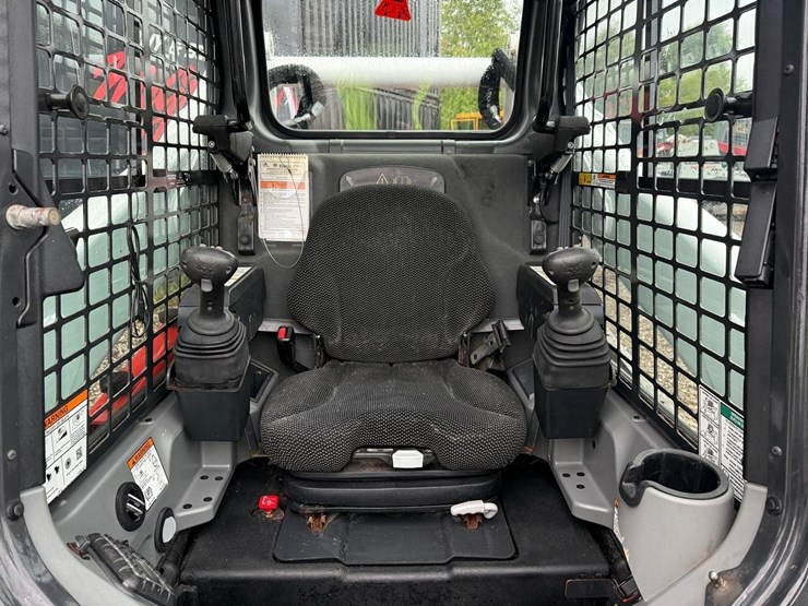 2022-bobcat-s740-image-17