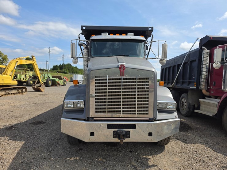 2013-kenworth-t800-image-2